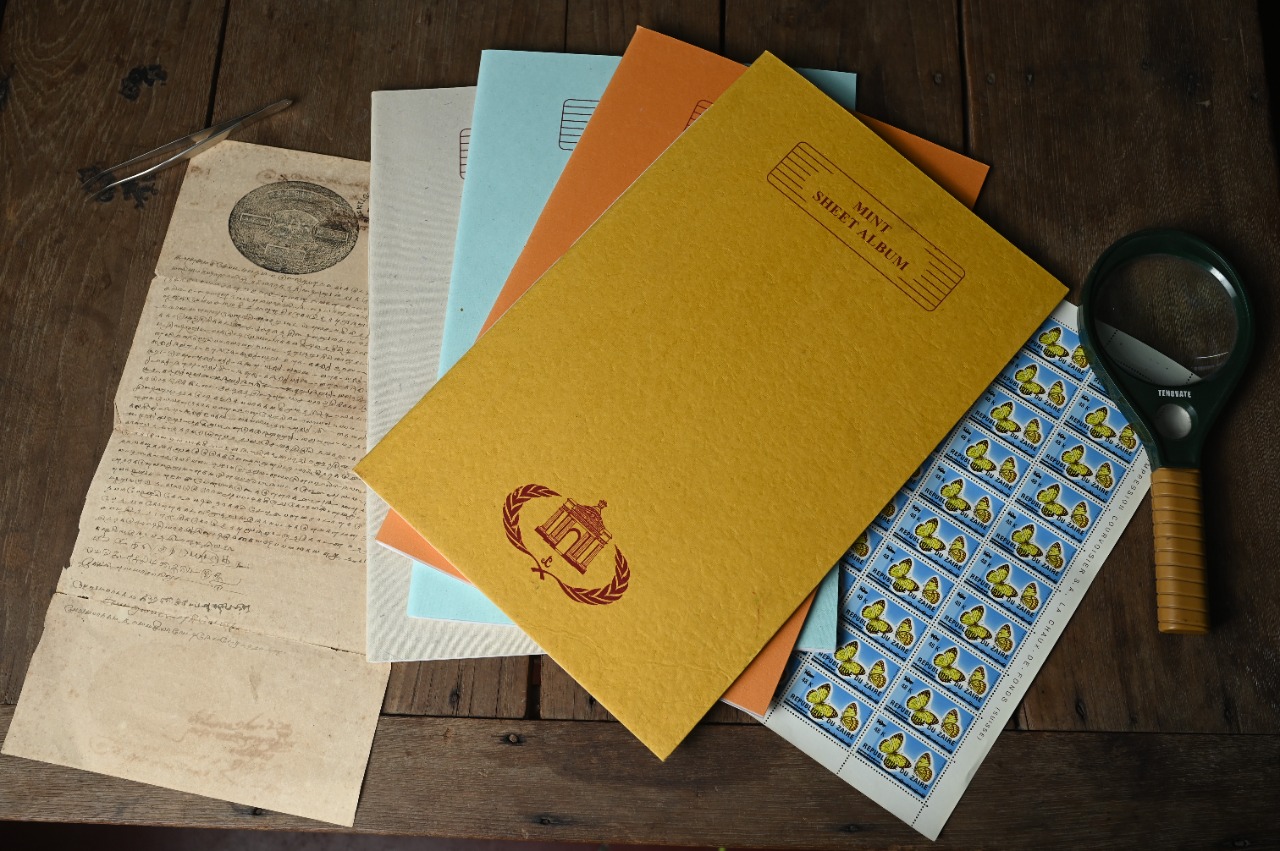 Mint Sheet Album